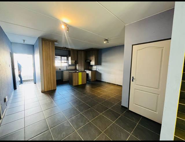 3 BEDROOM APARTMENT FOR SALE IN HONEYDEW GROVE